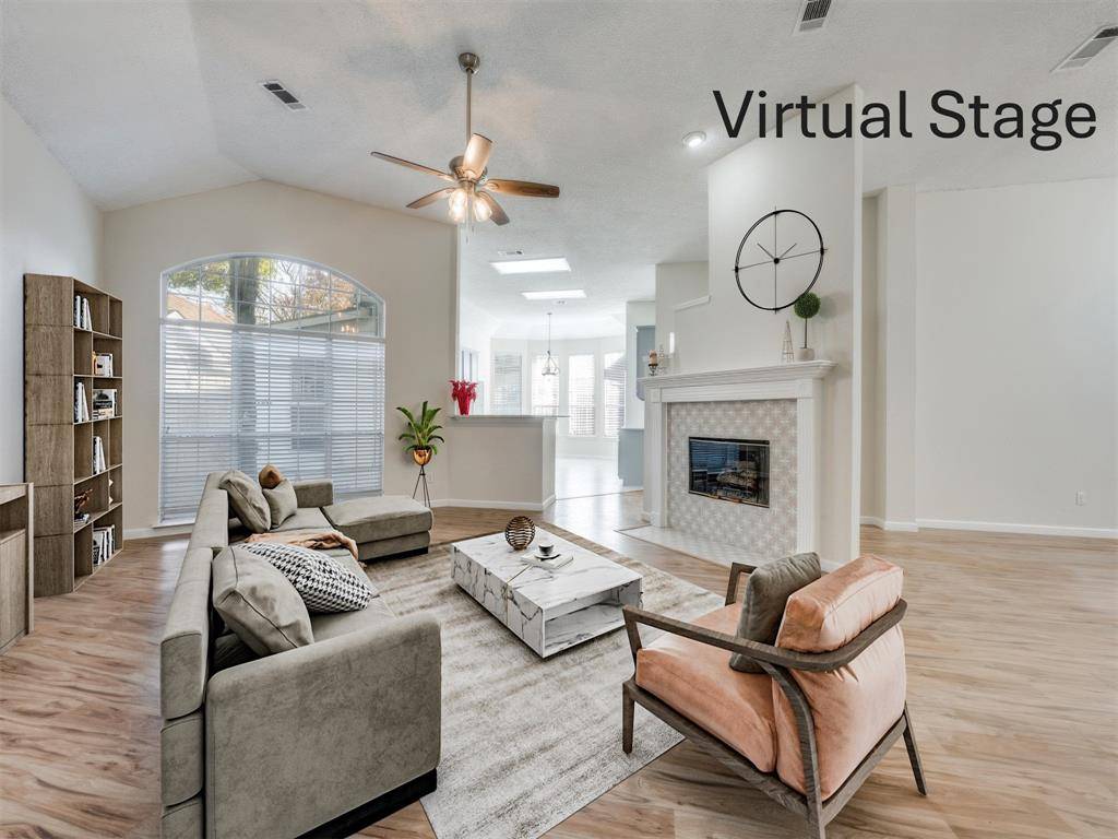 Arlington, TX 76002,214 Jennifer Lane