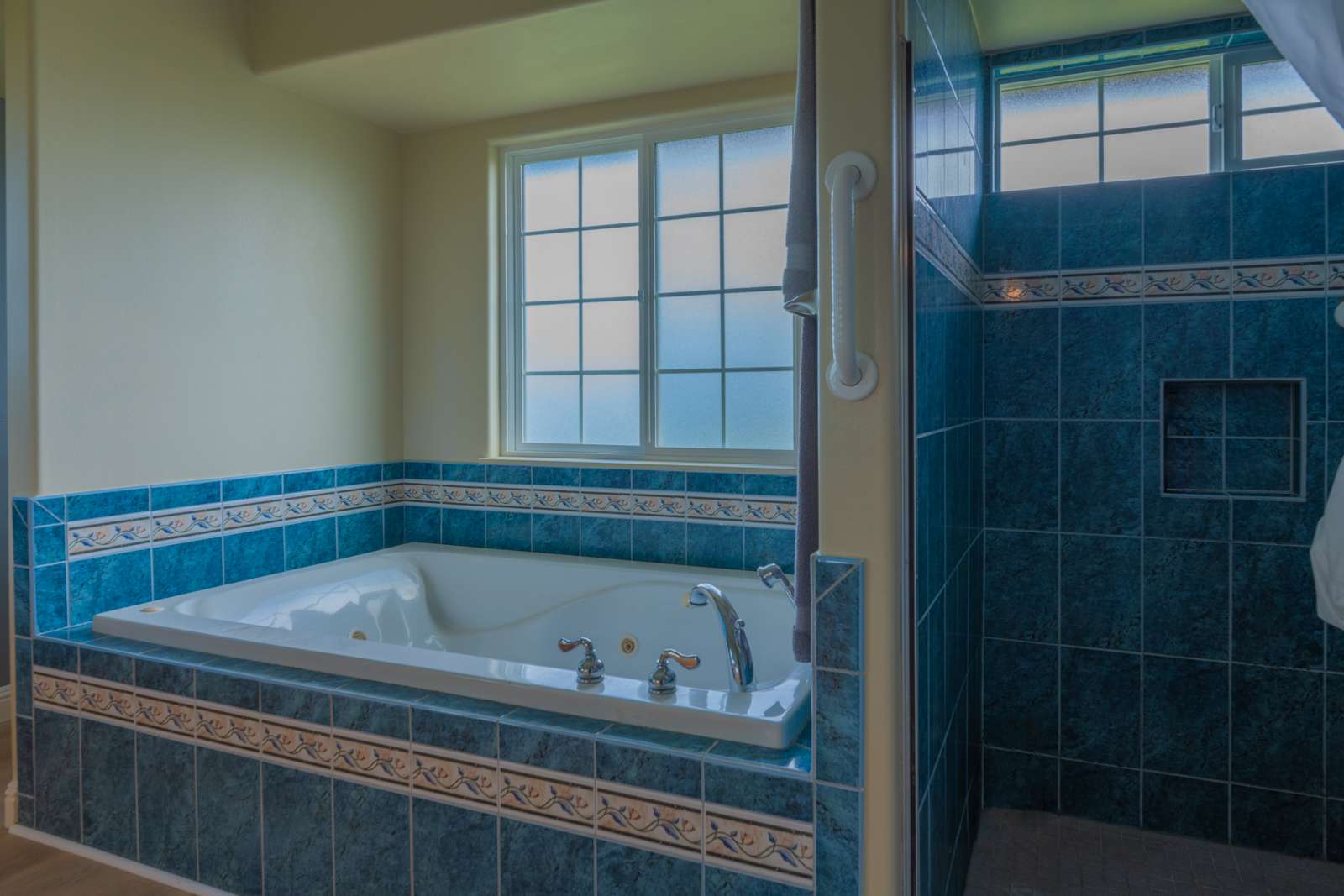 Keaau, HI 96749,17-105 IPUAIWAHA PL