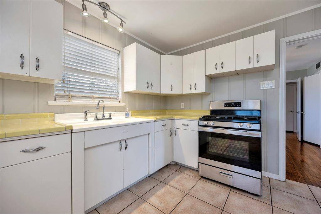 Fort Worth, TX 76110,2509 Wayside Avenue