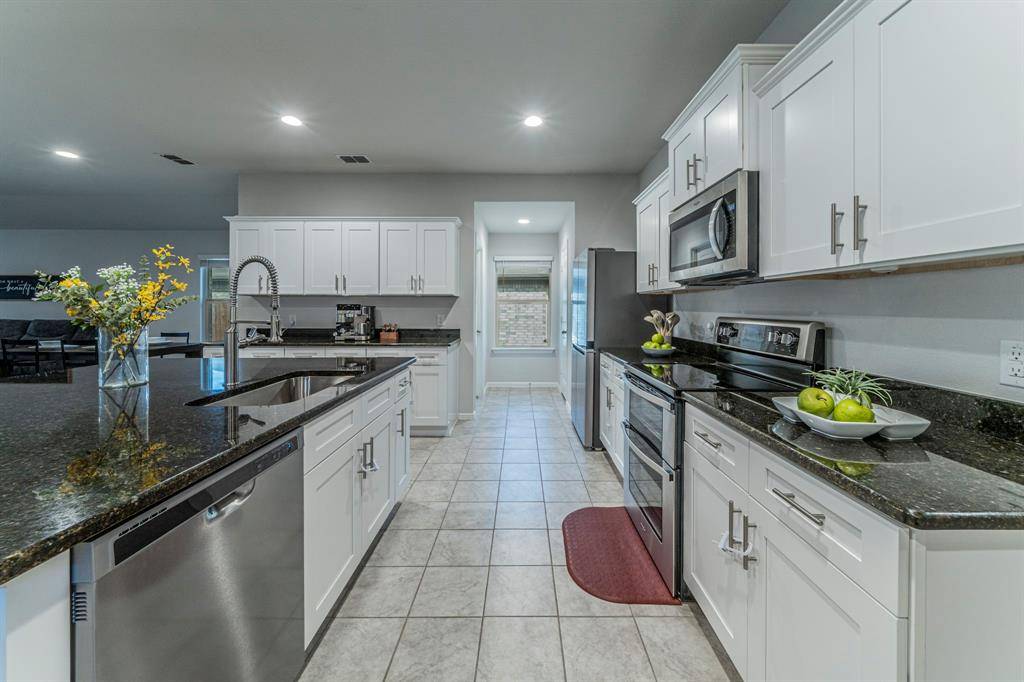 Azle, TX 76020,512 Amory Street