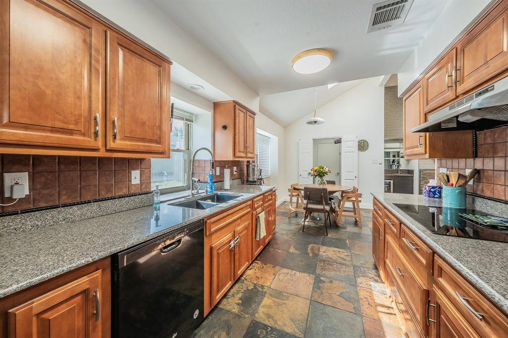 Carrollton, TX 75006,2147 San Simeon