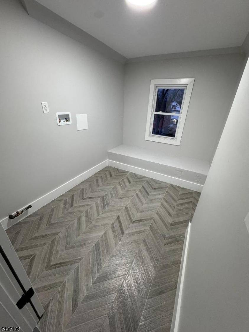 Newark City, NJ 07108,859 S 16Th St #2