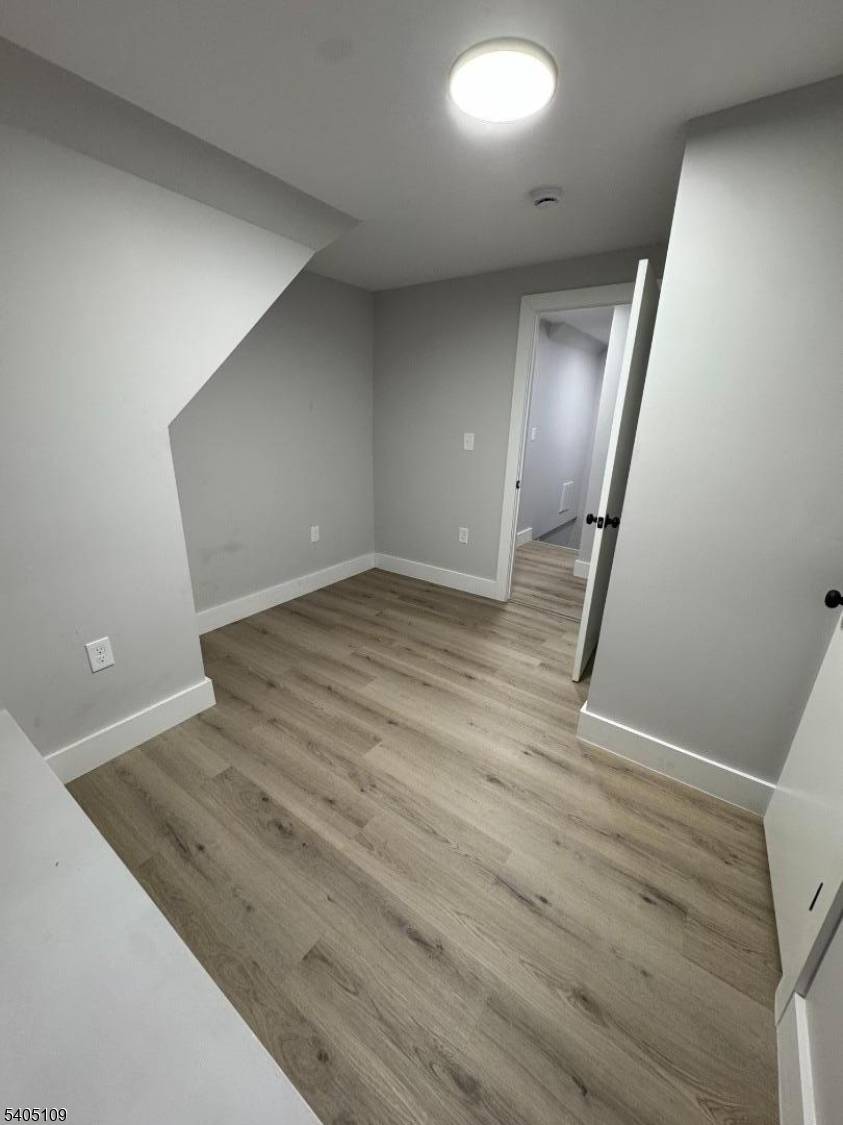 Newark City, NJ 07108,859 S 16Th St #2