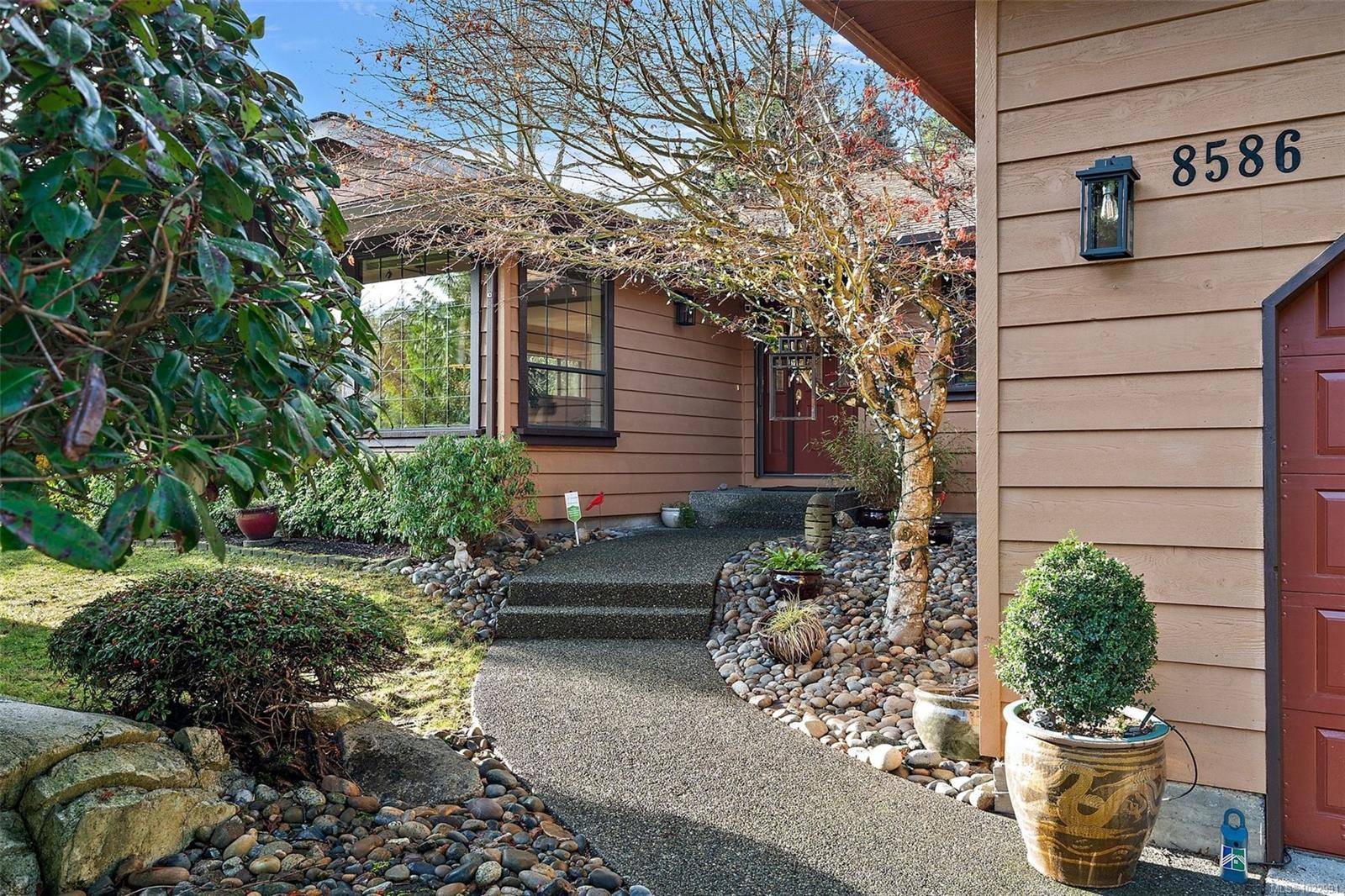 North Saanich, BC V8L 5C4,8586 Kingcome Cres