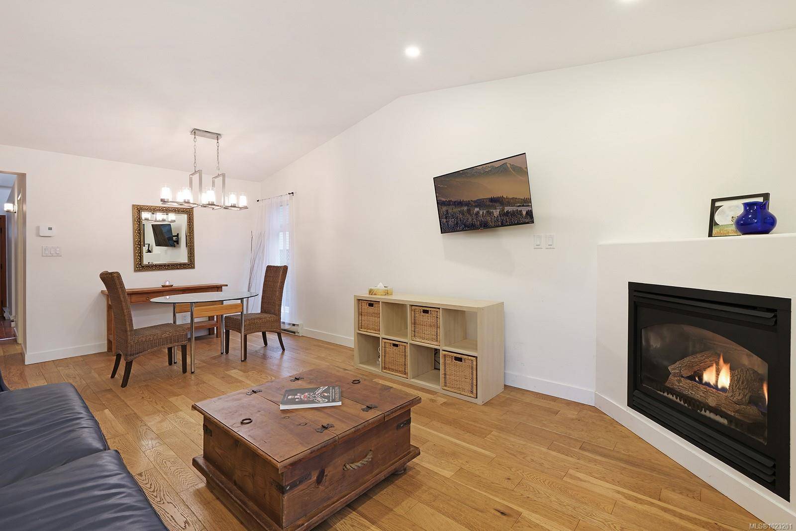 Courtenay, BC V9N 8A5,274 Nim Nim Pl #A