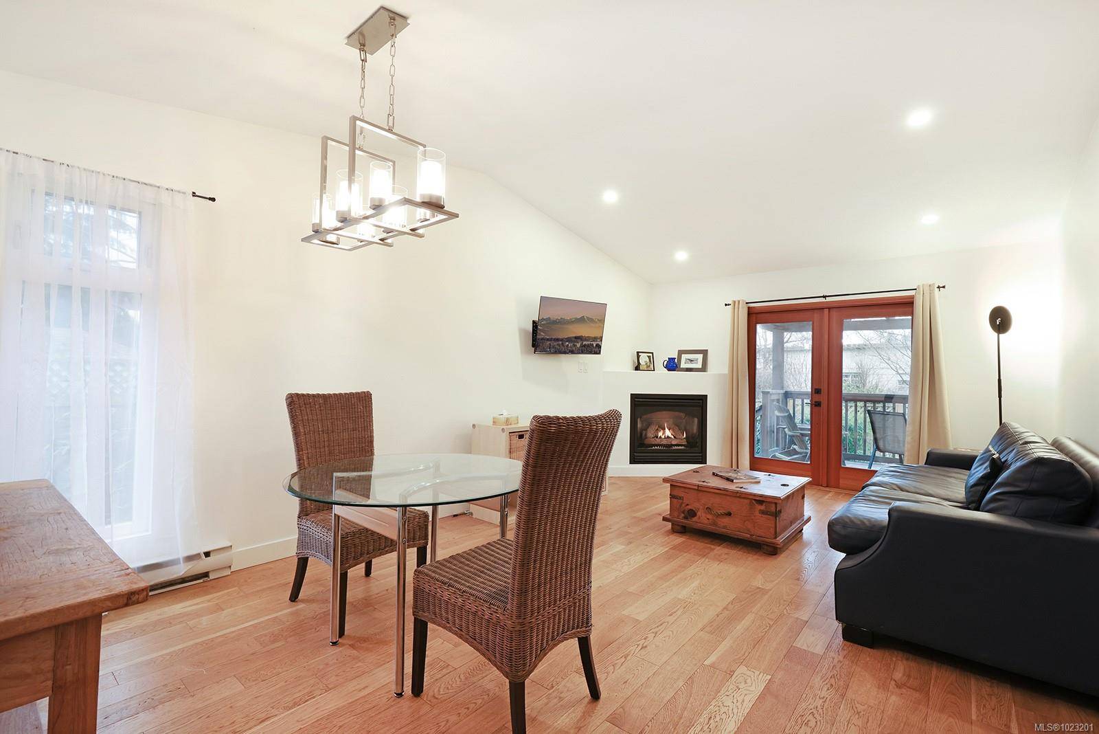 Courtenay, BC V9N 8A5,274 Nim Nim Pl #A