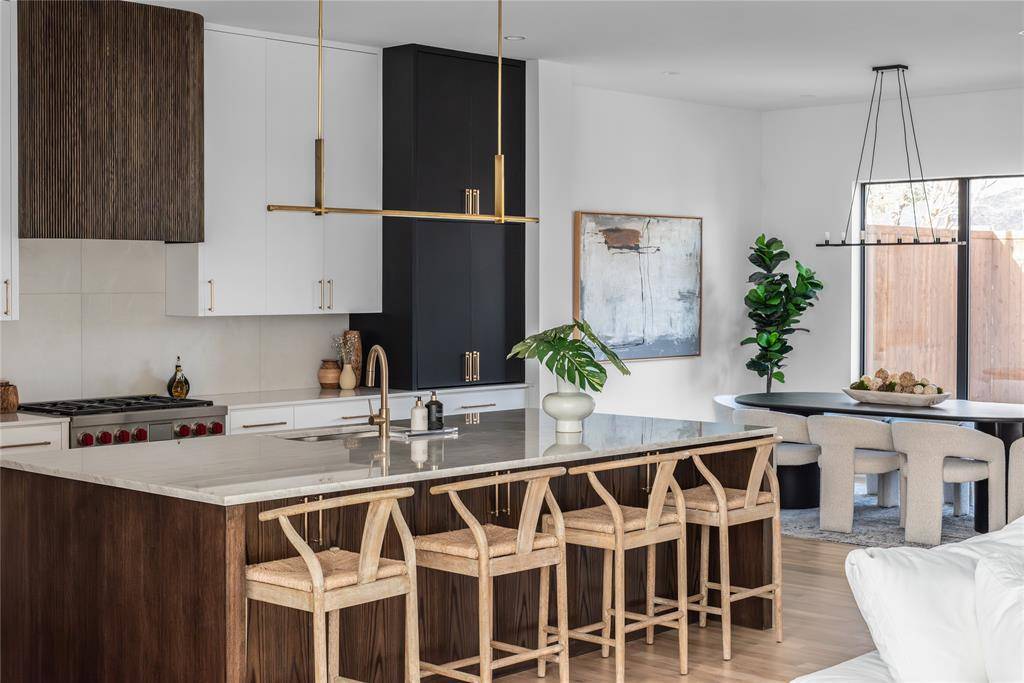 Dallas, TX 75214,6923 Inverness Lane