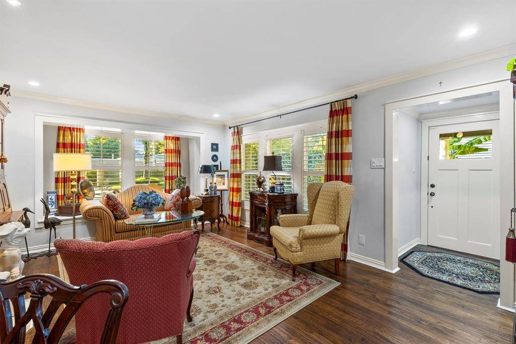 Dallas, TX 75208,1432 Sylvan Avenue