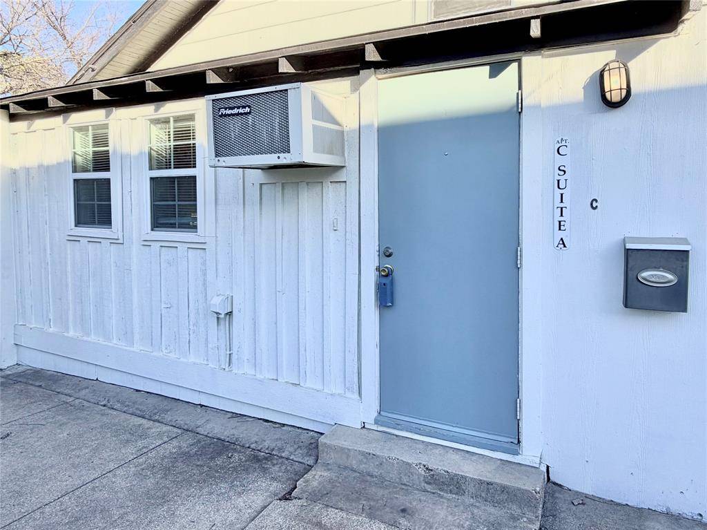 Denton, TX 76201,1002 Gregg #CA Street