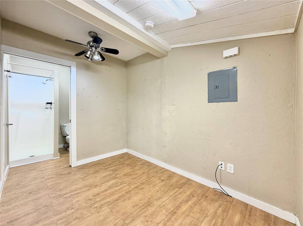 Denton, TX 76201,1002 Gregg #CA Street