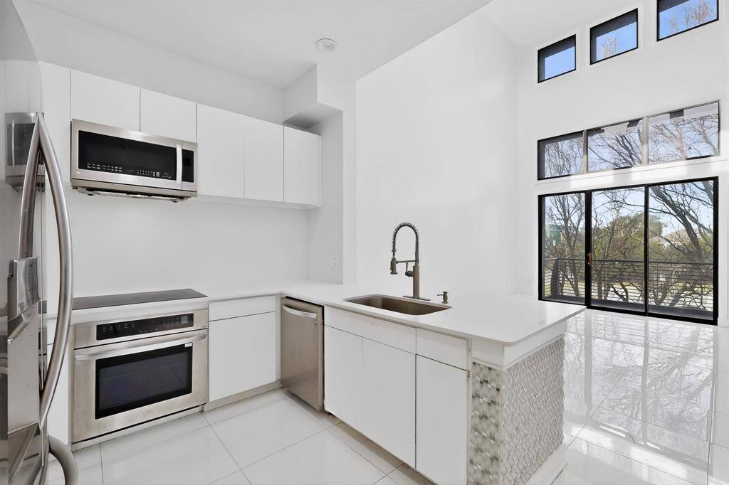 Dallas, TX 75219,4414 Cedar Springs Road #325