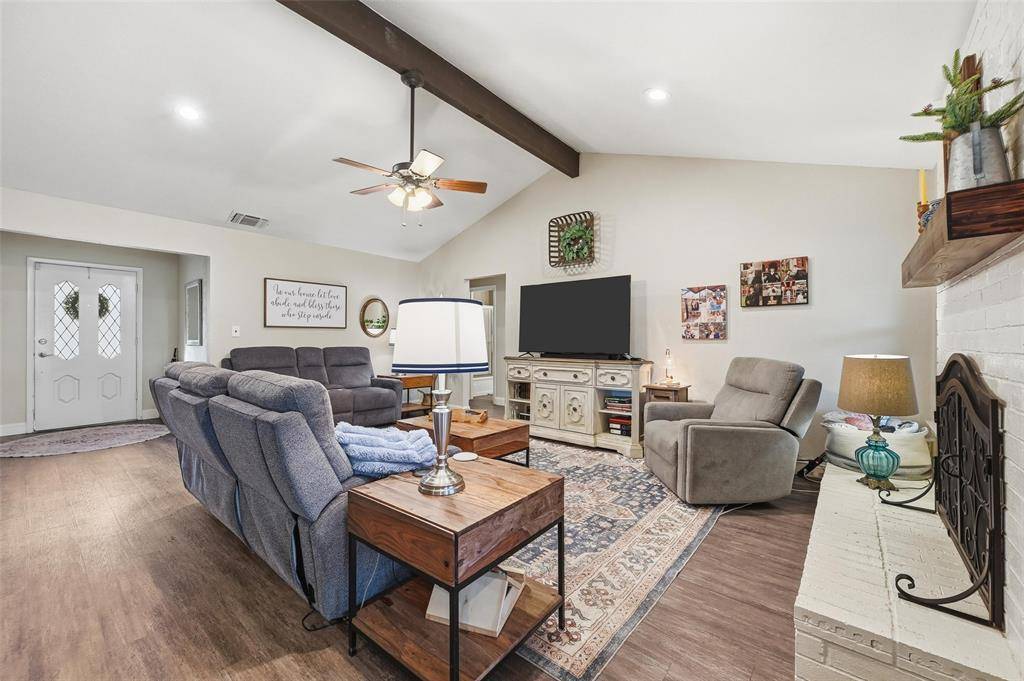 Arlington, TX 76017,5717 Overridge Court