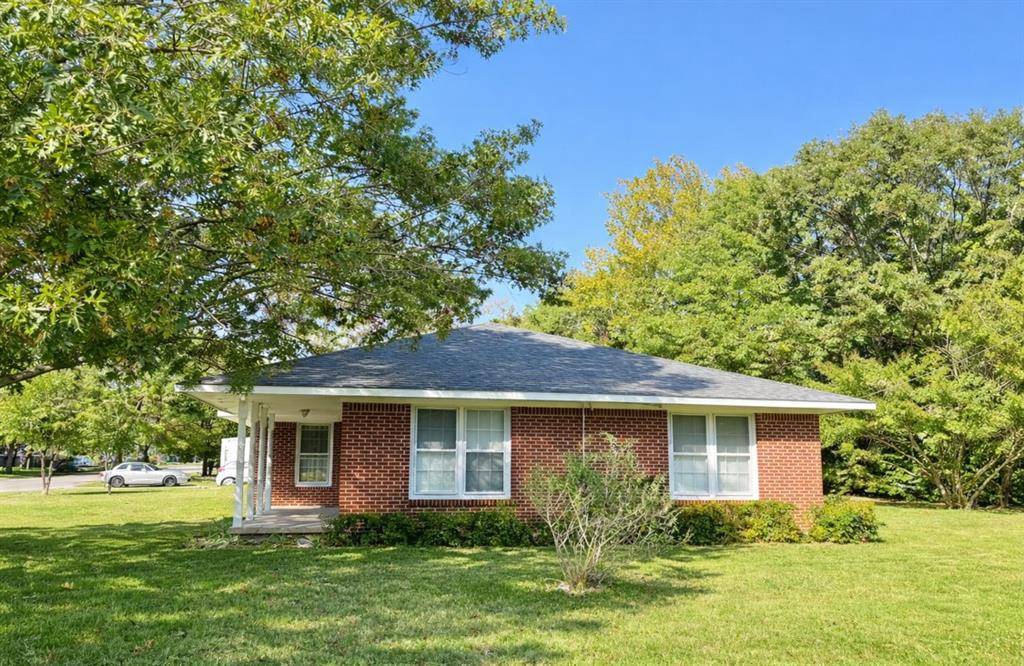 Gainesville, TX 76240,724 S Rusk Street