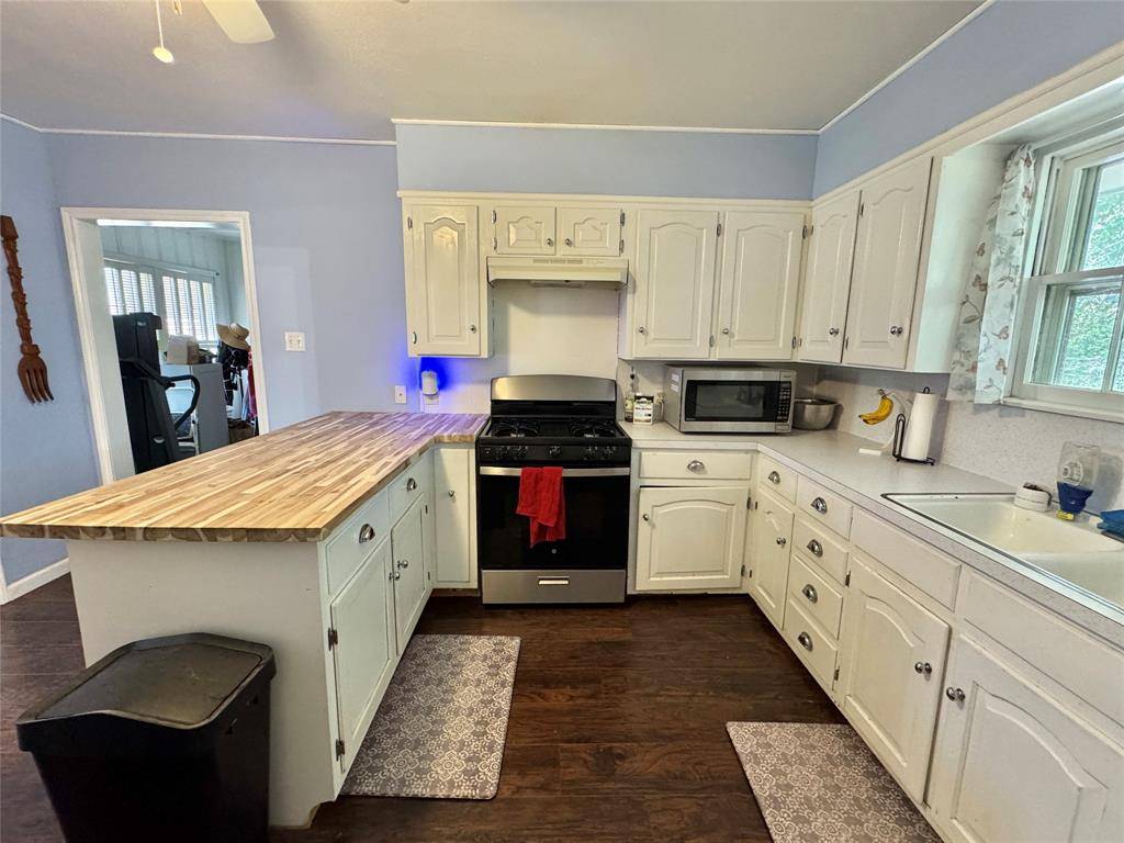 Gainesville, TX 76240,724 S Rusk Street