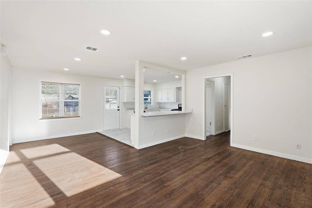 Dallas, TX 75228,10833 Ruth Ann Drive