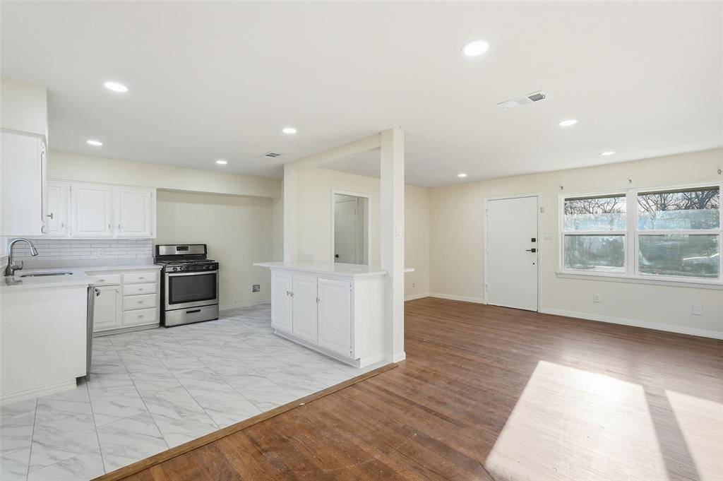 Dallas, TX 75228,10833 Ruth Ann Drive