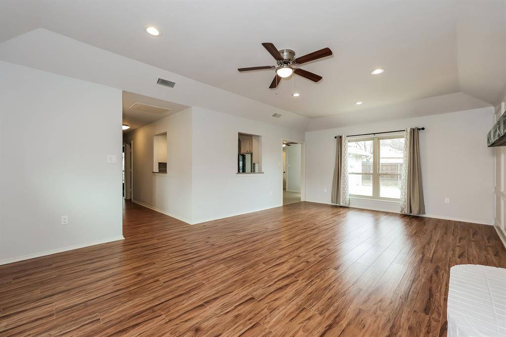 Grapevine, TX 76051,2002 Harwell Street