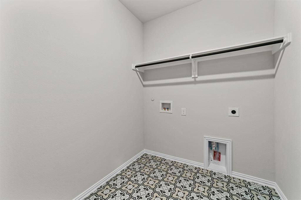 Van Alstyne, TX 75495,555 Forest Haven Drive