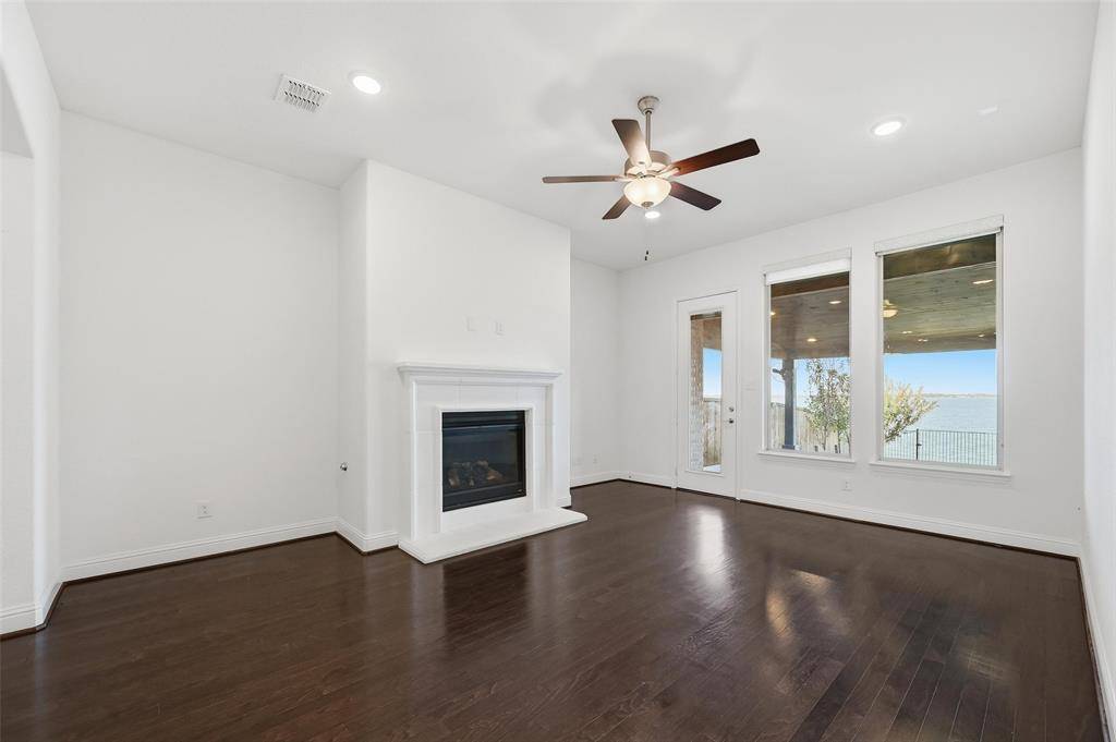 Forney, TX 75126,18136 Lakefront Court