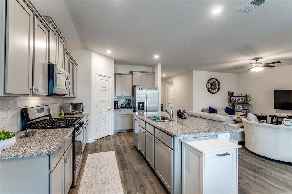 Aubrey, TX 76227,9809 Gooseneck Drive