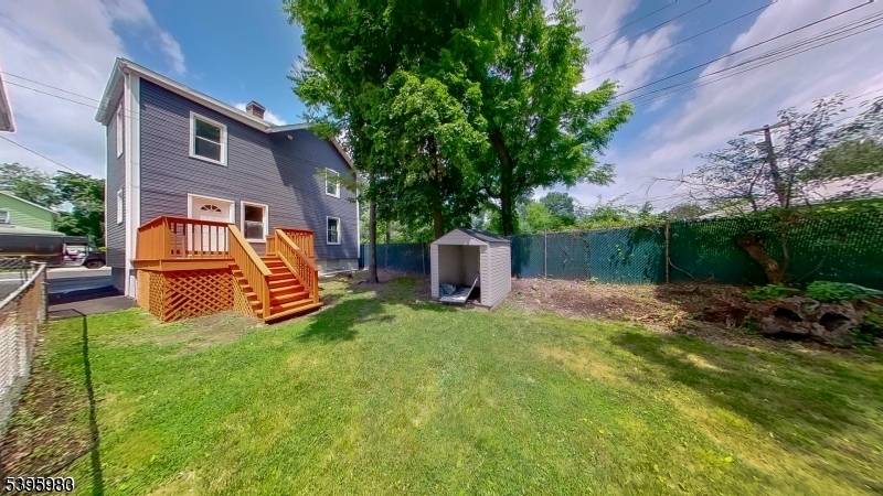 32 Meadow St, East Orange City, NJ 07017