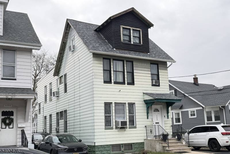 East Orange City, NJ 07018,132 Brookwood St