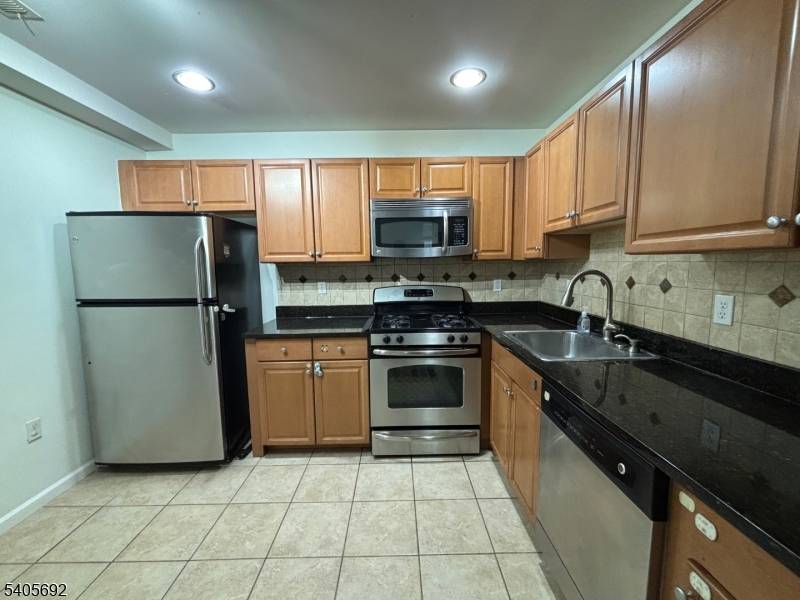 Piscataway Twp., NJ 08854,116 Chariot Ct