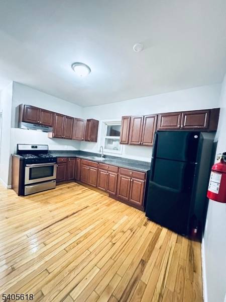 Newark City, NJ 07112,440 Jelliff Ave #1