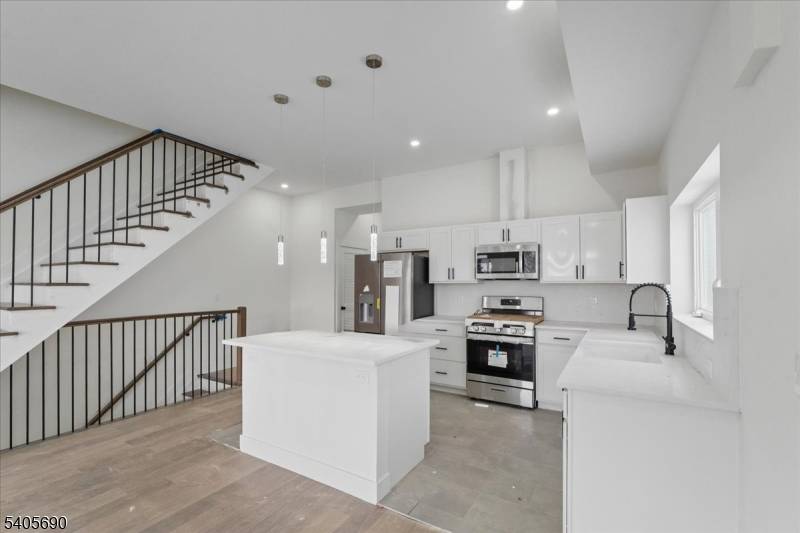 Irvington Twp., NJ 07111,366 21St St