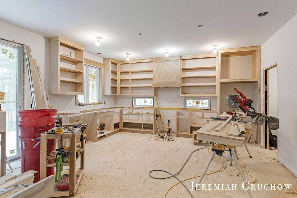 Kentwood, MI 49546,2160 Engleside AVE SE