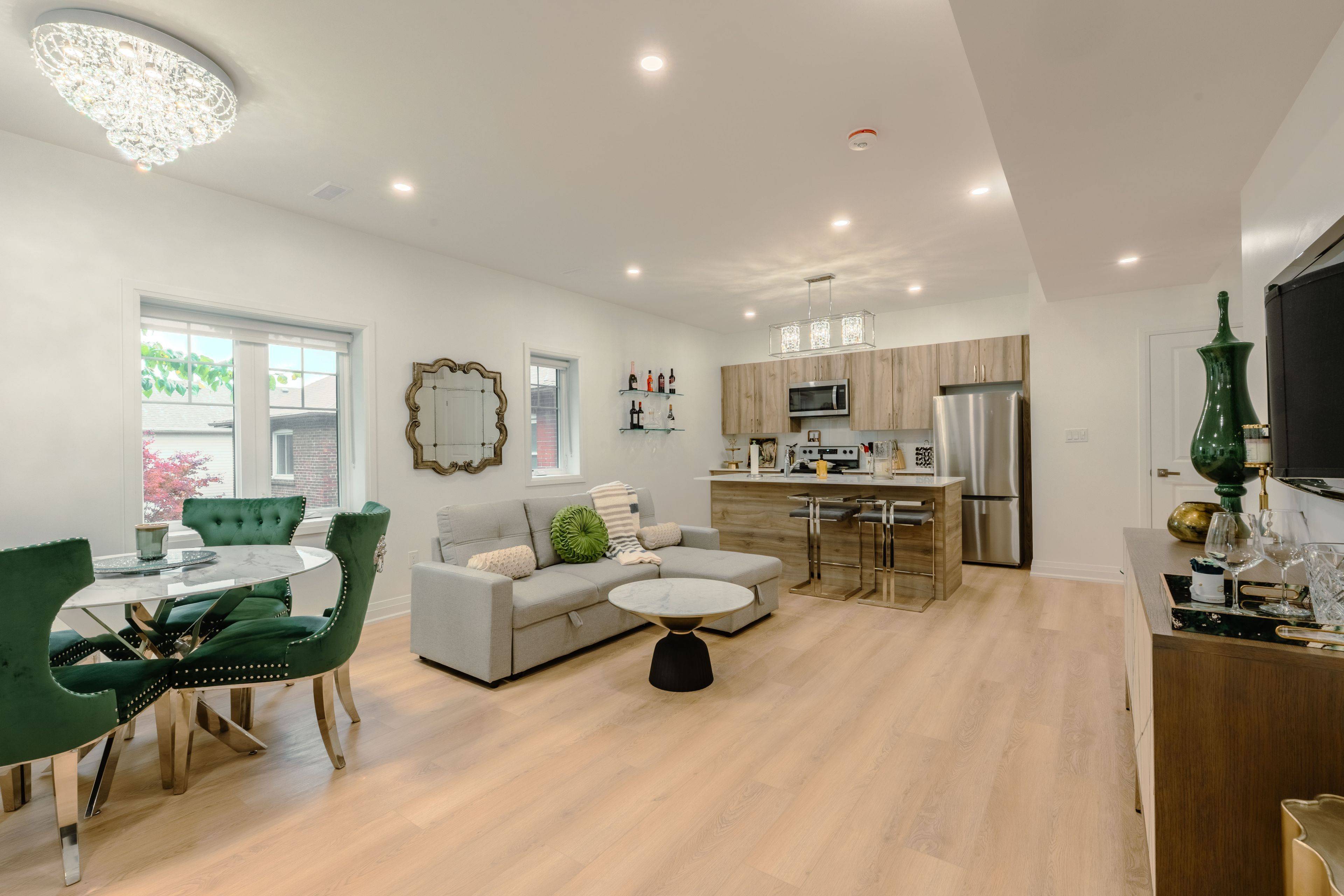 Toronto C04, ON M5M 2H5,58 Mcnairn AVE #6