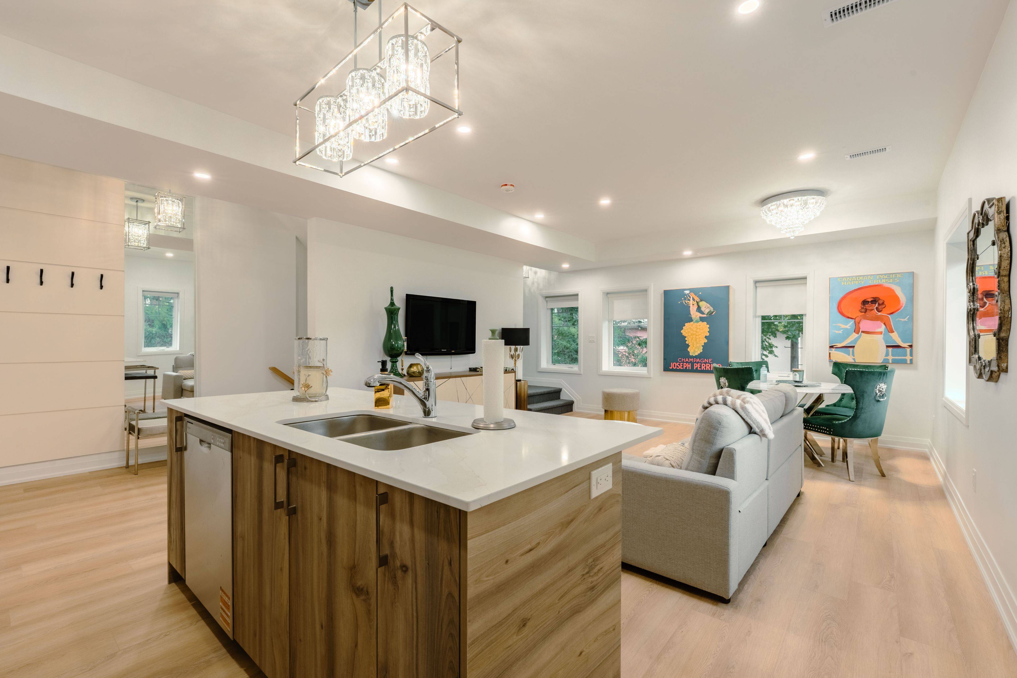 Toronto C04, ON M5M 2H5,58 Mcnairn AVE #6