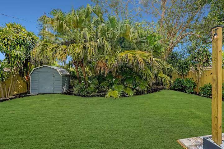 Fort Lauderdale, FL 33311,1332 NW 6th Ave