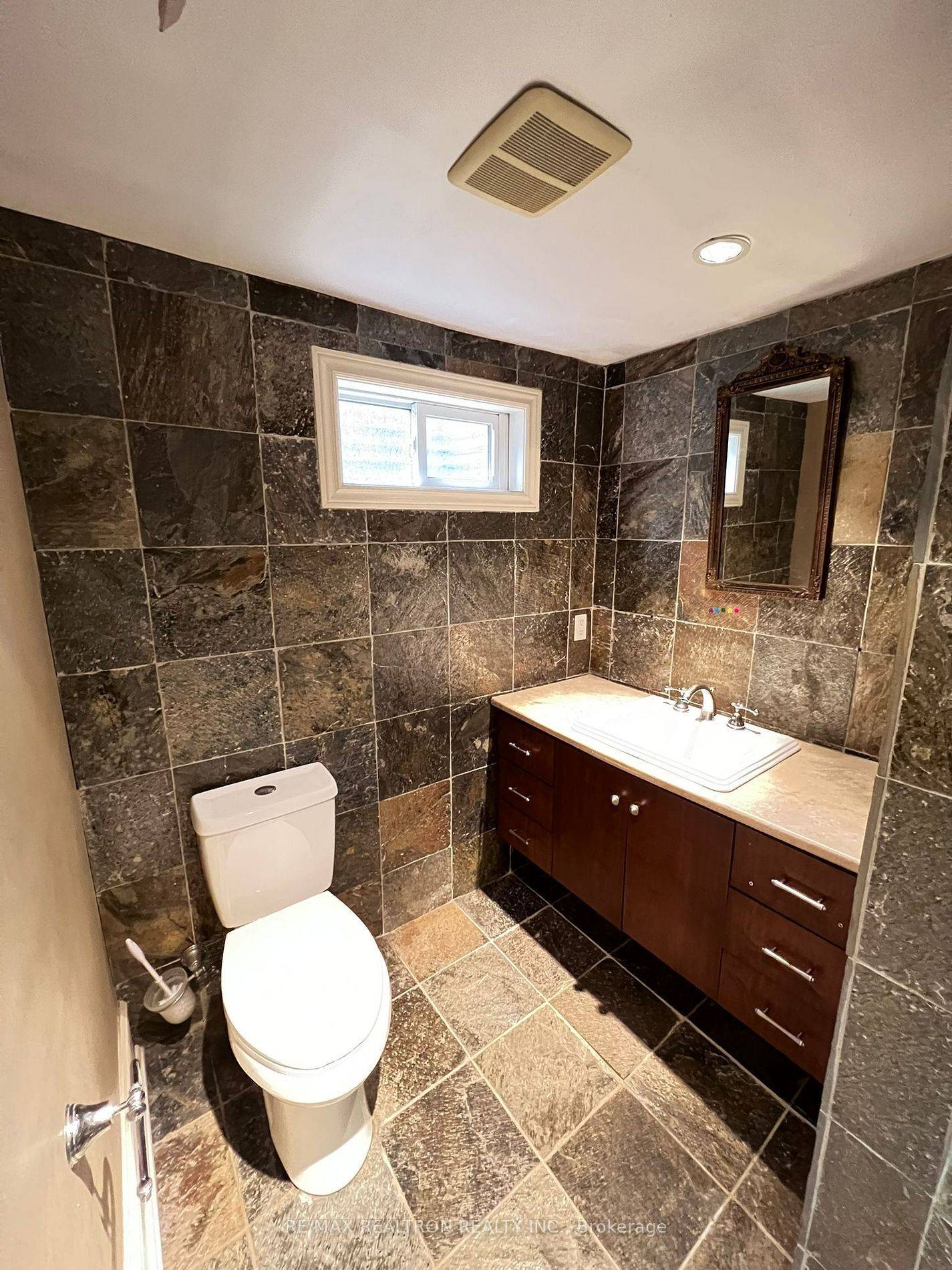 Markham, ON L3T 1W4,36 Elgin ST