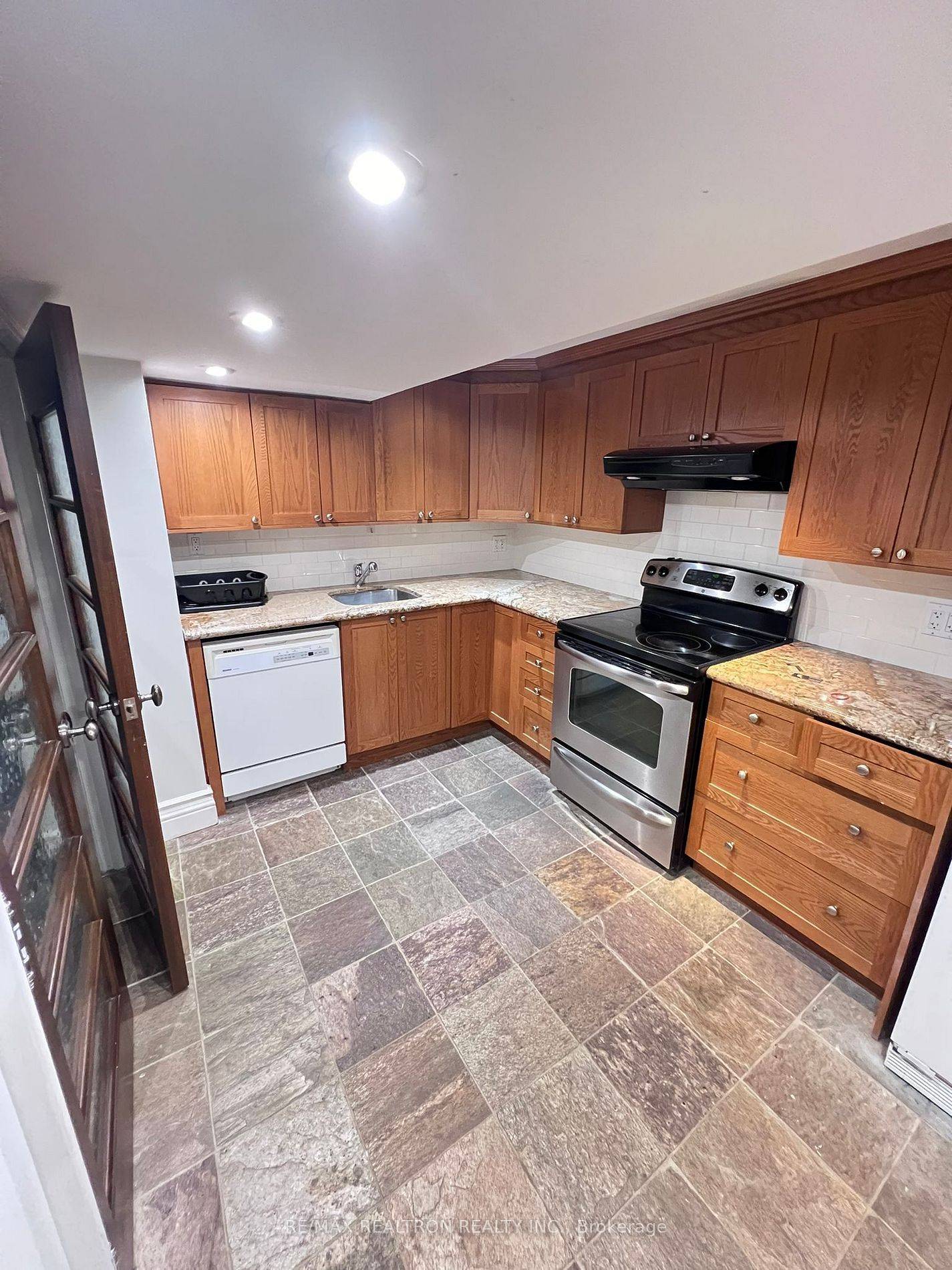 Markham, ON L3T 1W4,36 Elgin ST