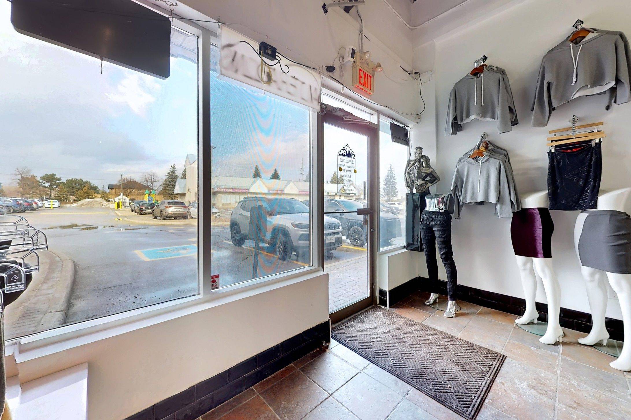 Vaughan, ON L4K 5A3,9222 Keele ST #12