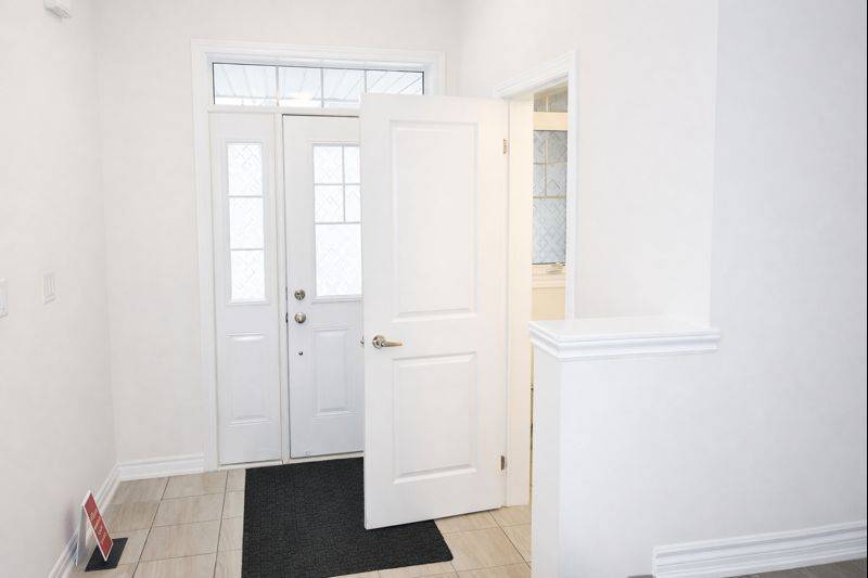 Innisfil, ON L9S 0M9,2135 Speare CT