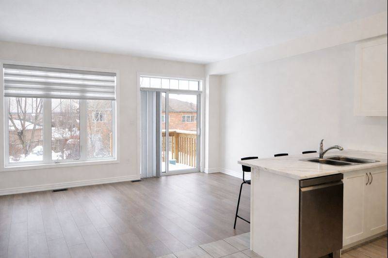 Innisfil, ON L9S 0M9,2135 Speare CT