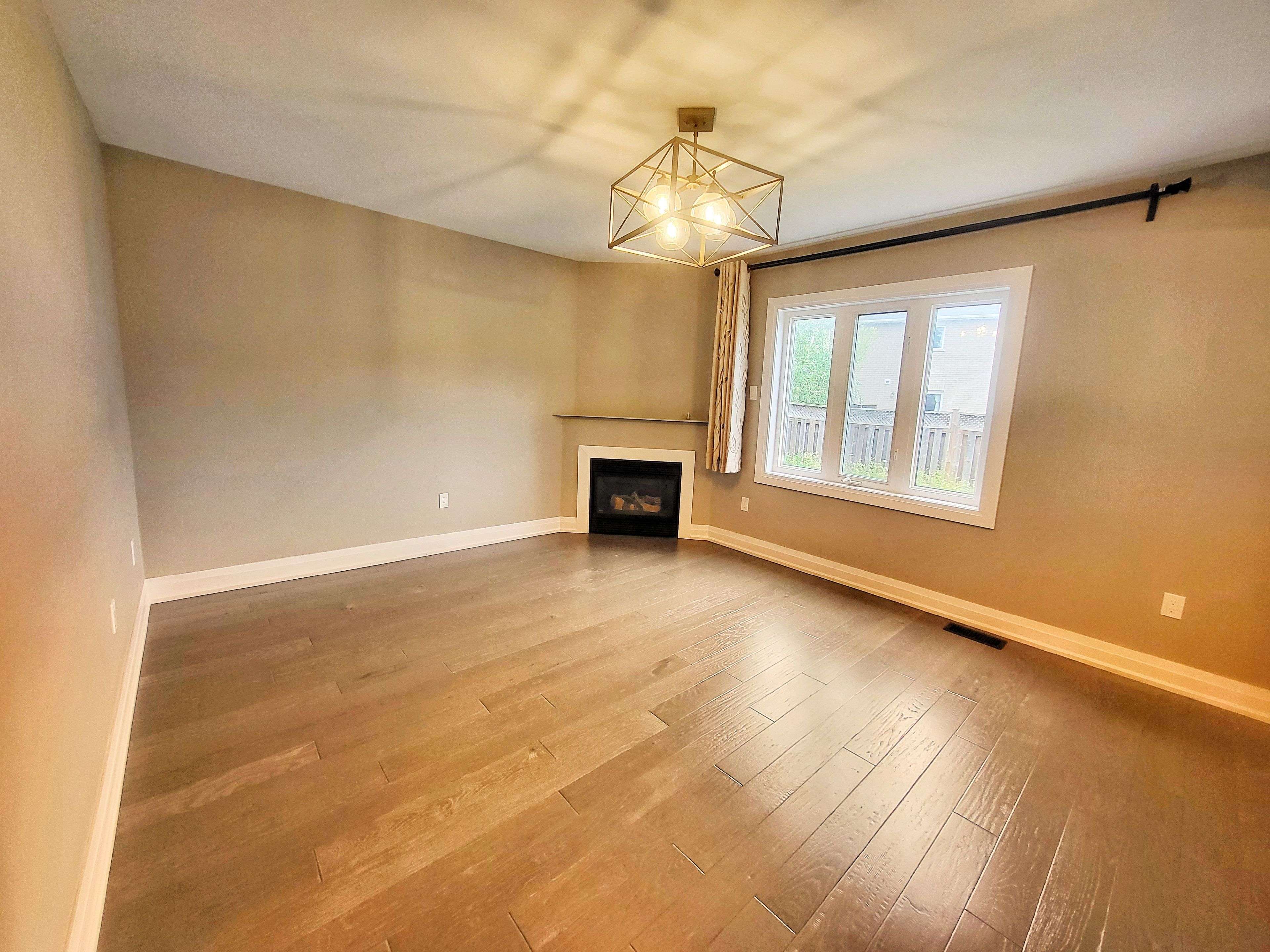 Newmarket, ON L3X 2Y3,249 Marble PL