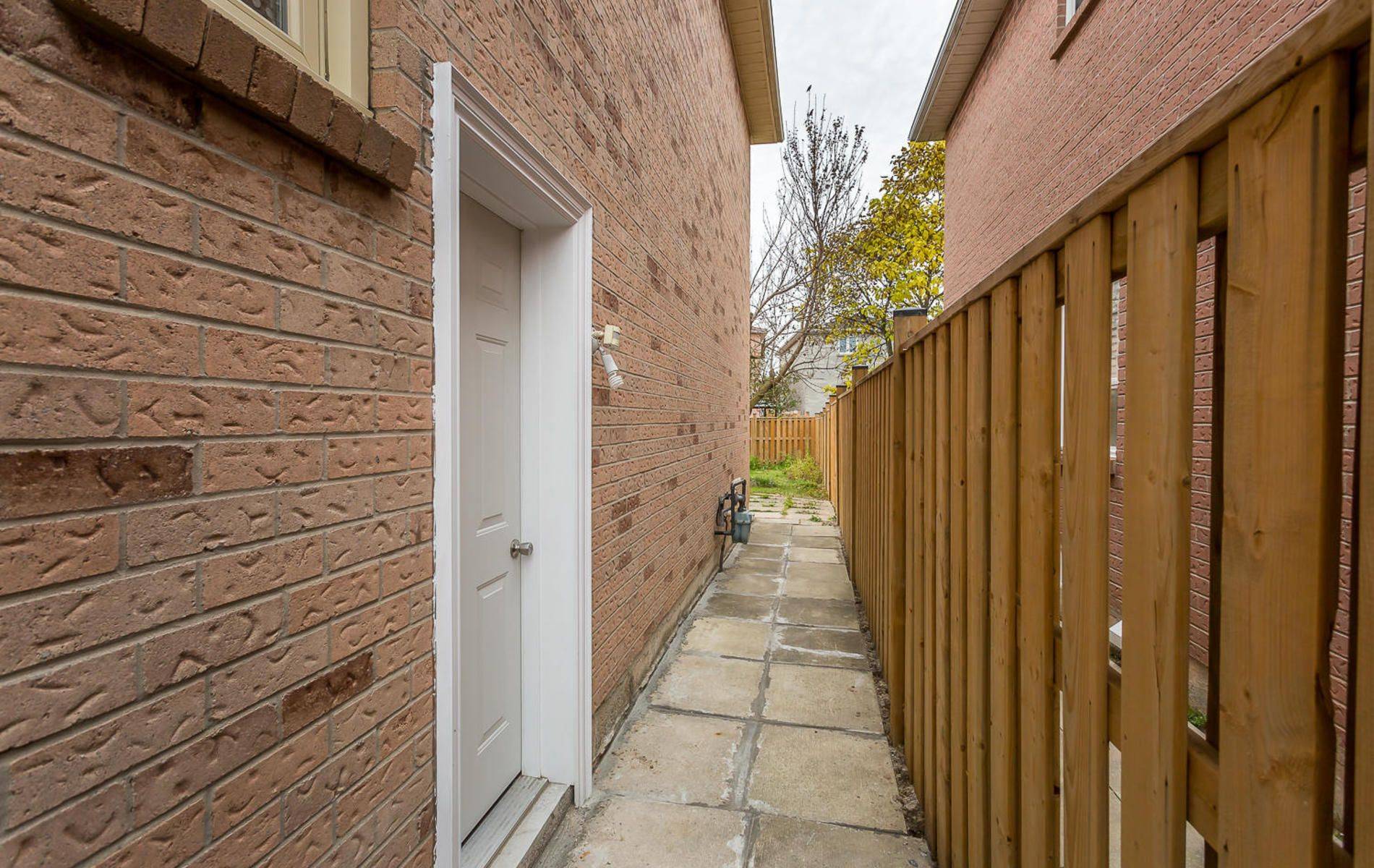 Mississauga, ON L5R 2W4,5070 Rising Star CT #Basement