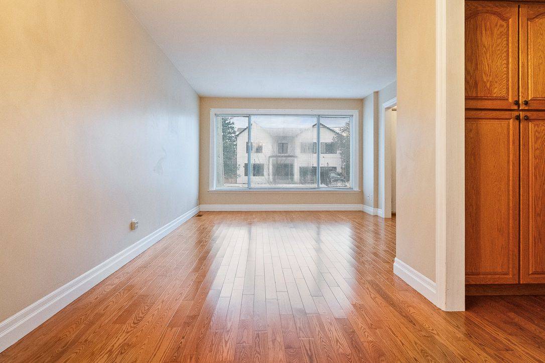 Oakville, ON L6K 2P2,249 Southview RD #UPPER