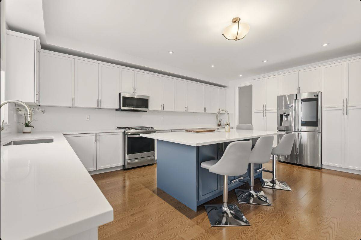 Brampton, ON L6Y 0S4,118 Coastline DR