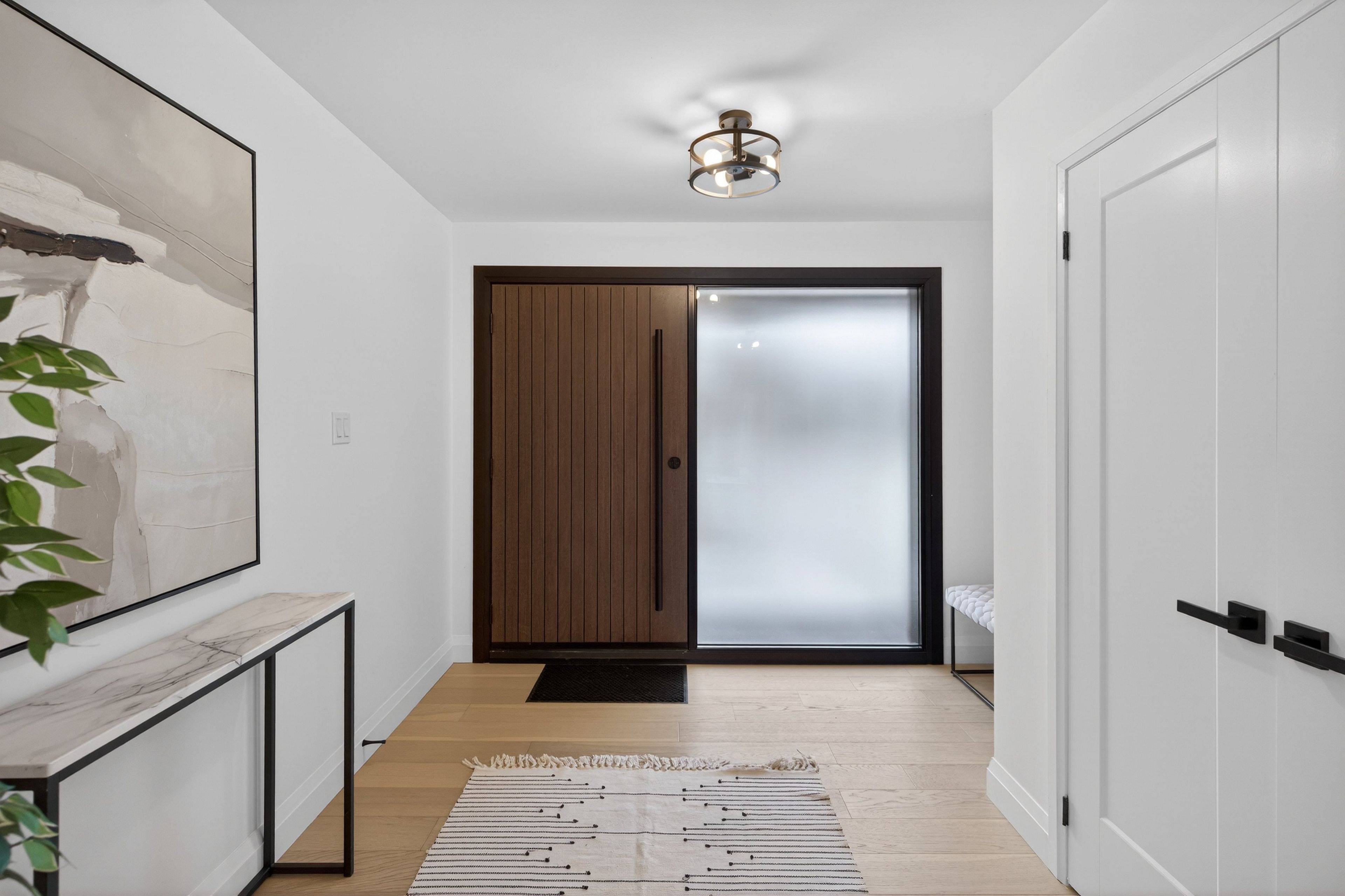 Burlington, ON L7L 3X9,5375 Riverside DR