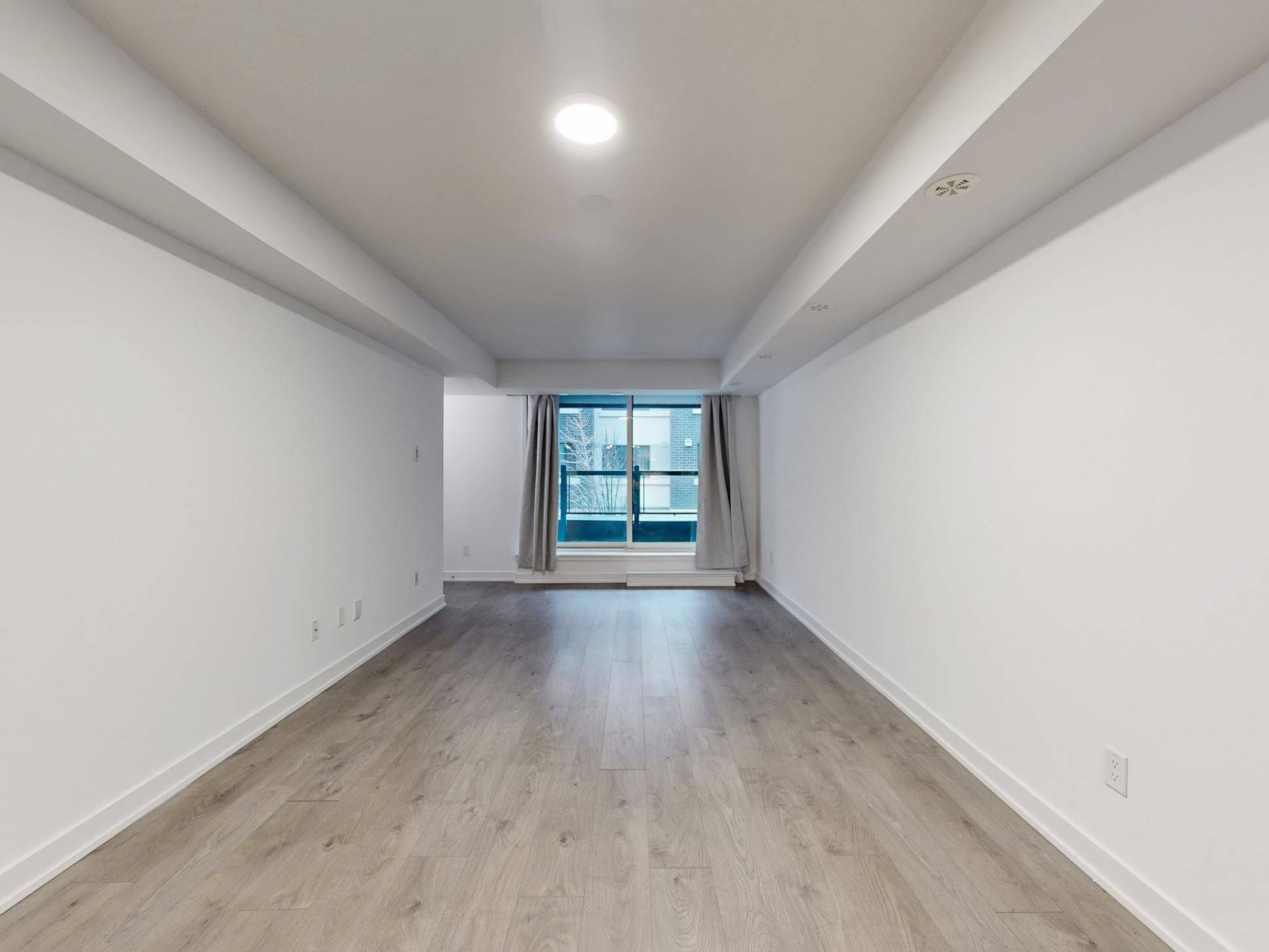 Burlington, ON L7T 4A8,1135 Cooke BLVD #110