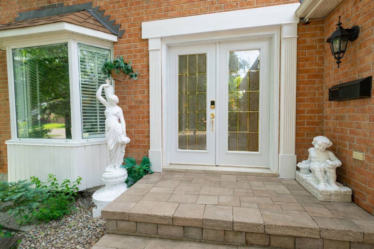 Orleans - Cumberland And Area, ON K4A 2A4,566 566 Falwyn Cres CRES