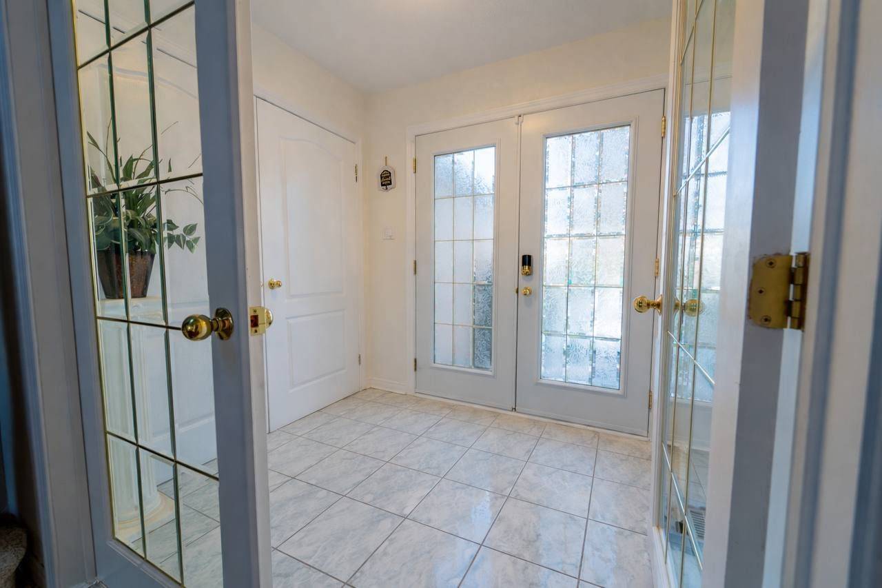 Orleans - Cumberland And Area, ON K4A 2A4,566 566 Falwyn Cres CRES