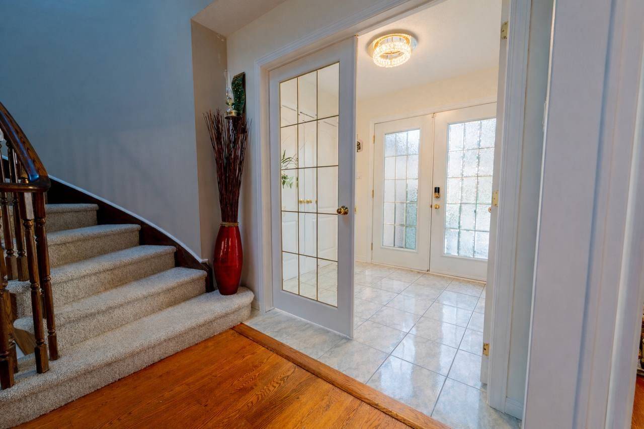 Orleans - Cumberland And Area, ON K4A 2A4,566 566 Falwyn Cres CRES