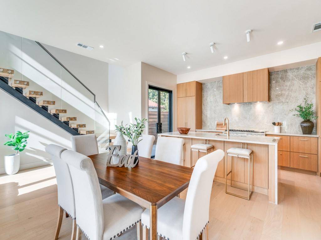 Dallas, TX 75208,1622 Sylvan Avenue