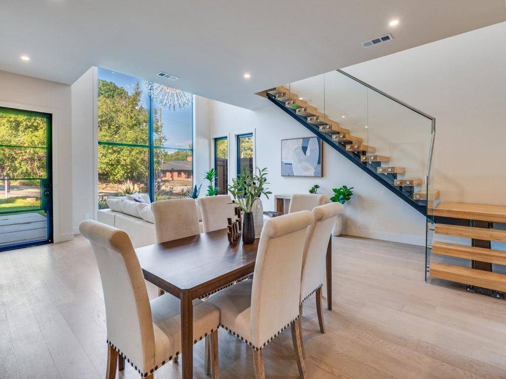 Dallas, TX 75208,1622 Sylvan Avenue