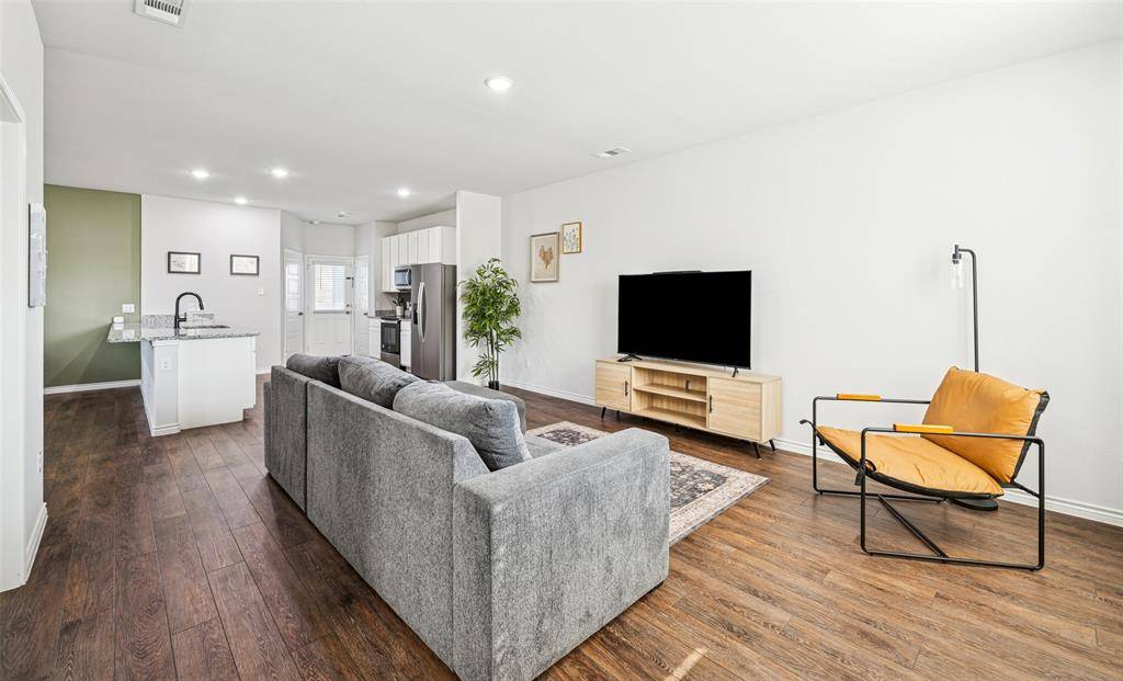 Fort Worth, TX 76119,5712 Shore Point Trail